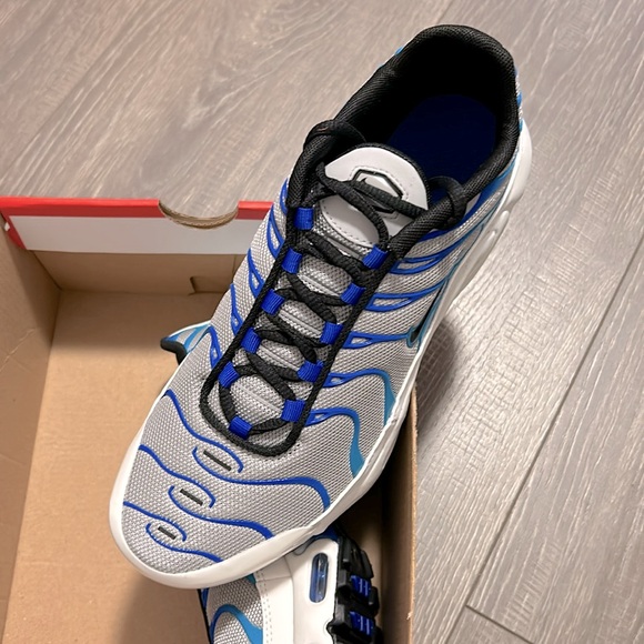 Nike air max plus youth shoes - Picture 4 of 7